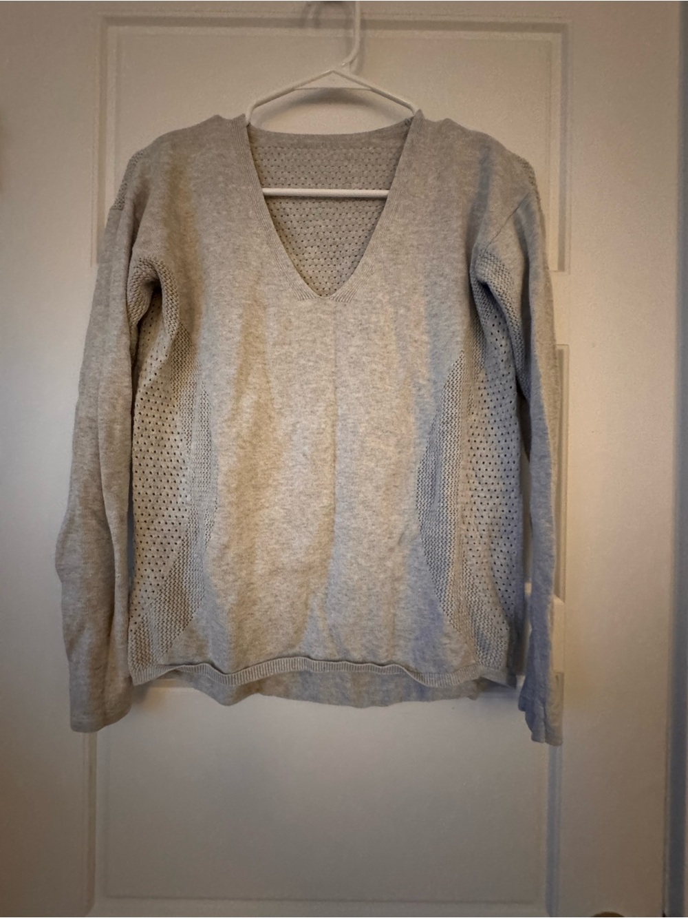 lululemon athletica Light Gray V-Neck Knit Pullover